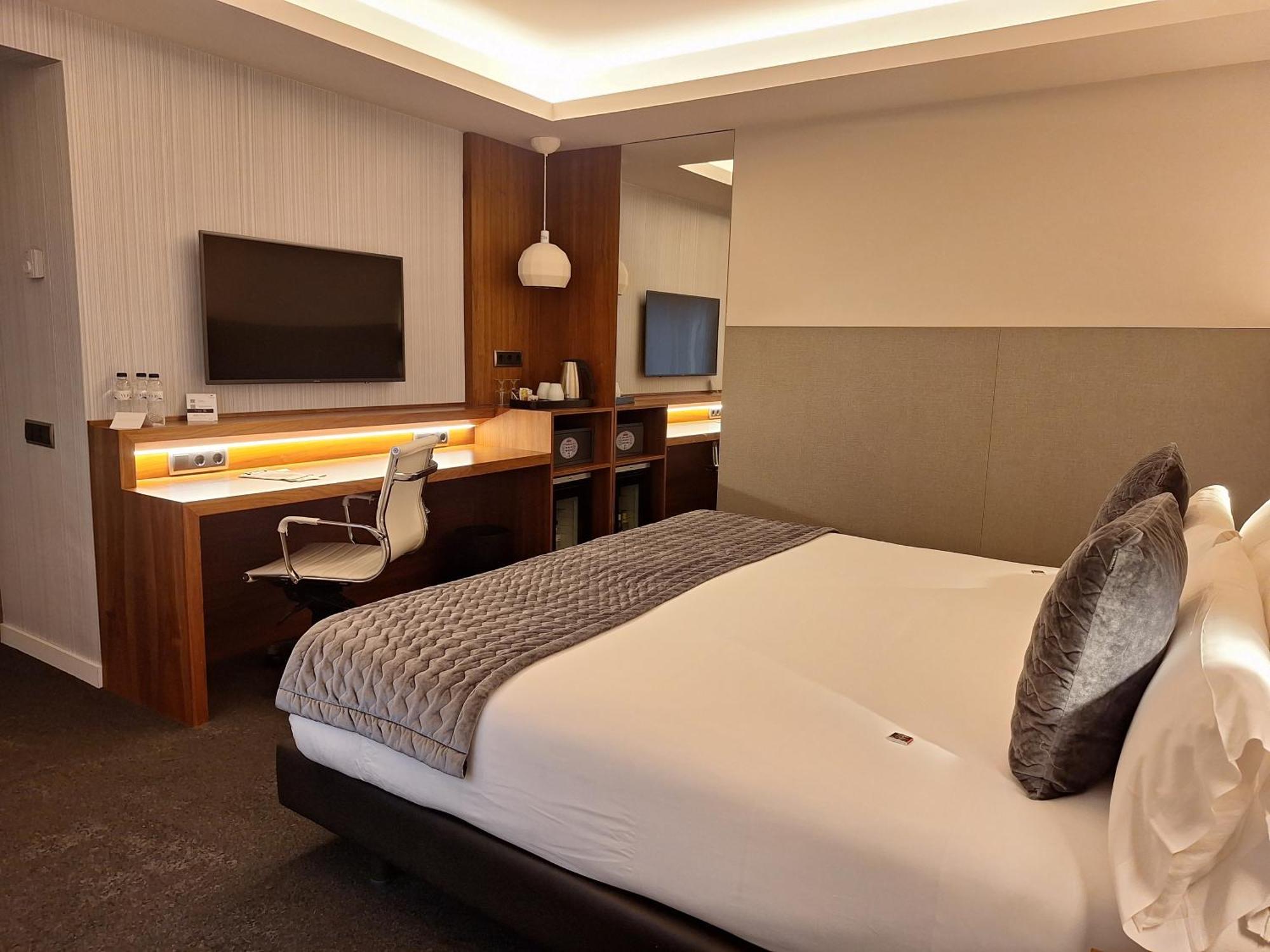 Best Western Premier Hotel Dante Barselona Dış mekan fotoğraf